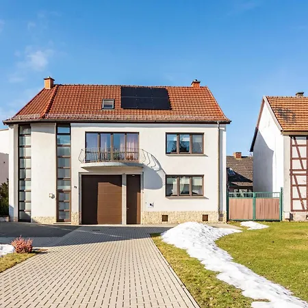 Zum Weissen Ross Hausen